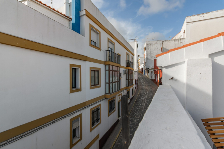 Exterior 5, Elegant Riverside Escape Apartment, Huelva