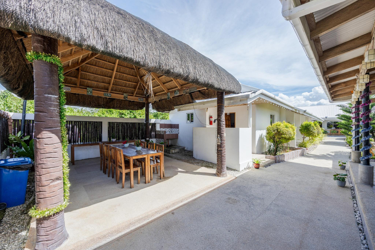 Others 5, Badi's Place , Moalboal