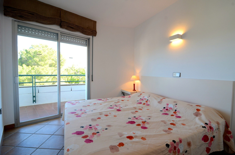 Room 3, Apartment Near Town With 2 Rooms, Girona