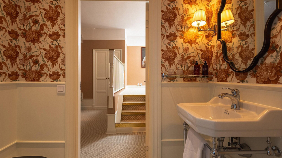 Bathroom 5, Maryhill Estate, Landskrona