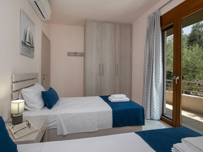 Room 4, Attractive Holiday Home With Shared Pool, Crete
