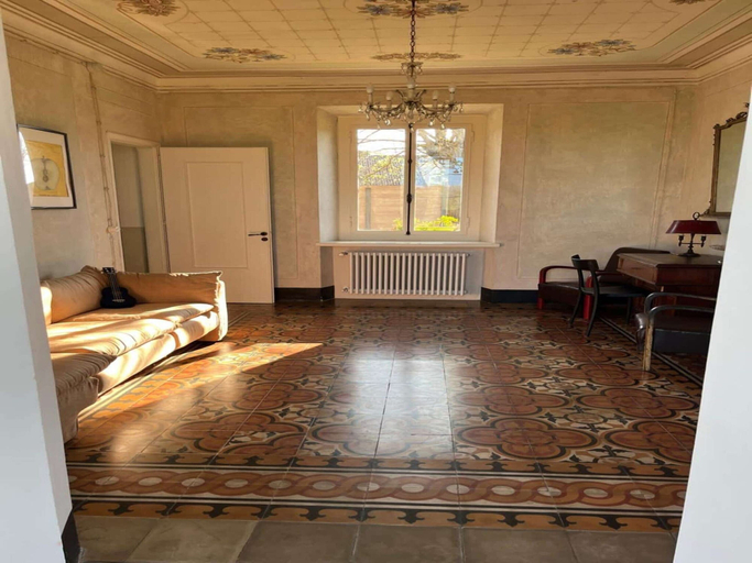 Living room 4, Lavish Villa With Spa, Pool, Turkish Bath, Alessandria