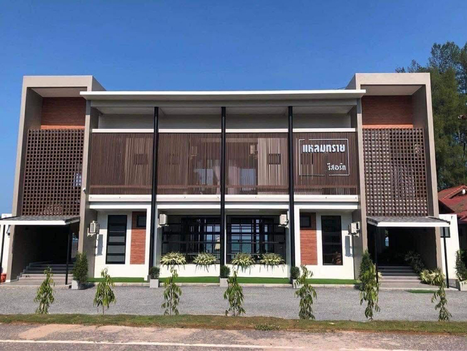 Exterior view 5, Leamsai Beach Resort, Chaiya