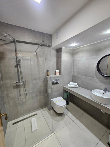 Bathroom, Hotel Edelweiss, Medias