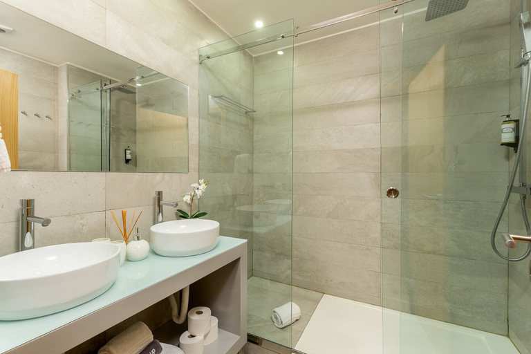 Bathroom 4, Apartment in Vila Nova de Gaia, Vila Nova de Gaia