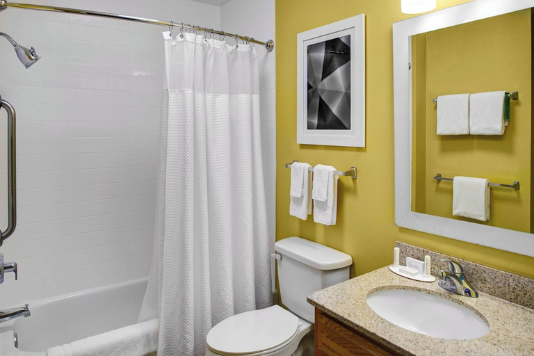 Bathroom 4, TownePlace Suites by Marriott Fresno, Fresno
