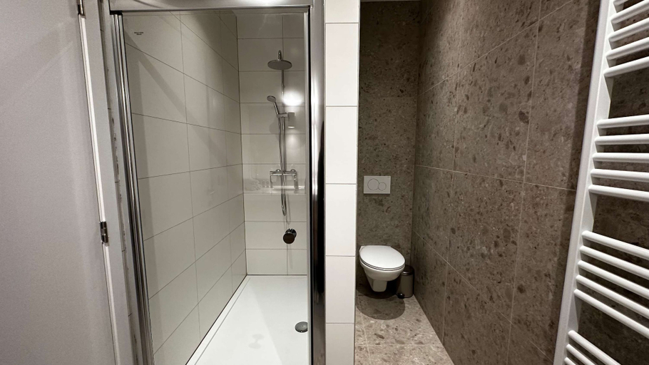 Exterior 3, Luxury 1BR Near Fashion District by Oneluxstay, Antwerpen