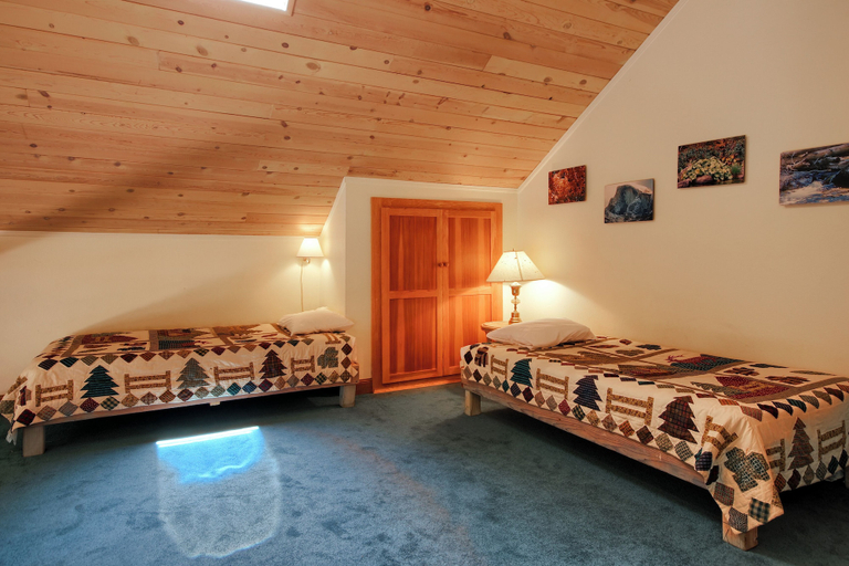 Interior 3, Jolie Cabin, Mariposa