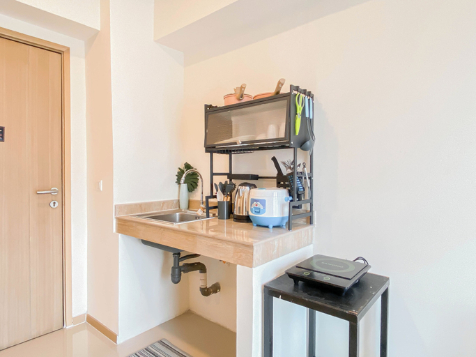Private kitchen 2, Cozy And Trendy 2Br Apartment Meikarta, Cikarang