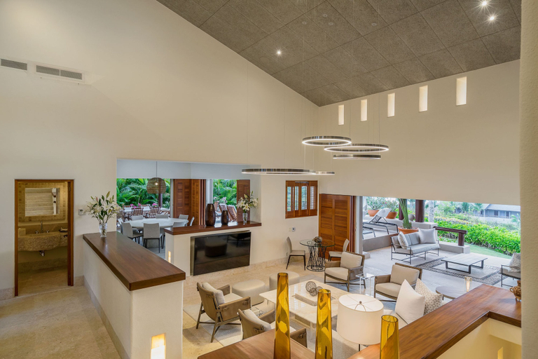 Room 5, Four Seasons 2038 Teulu Golf Beach Club, Compostela
