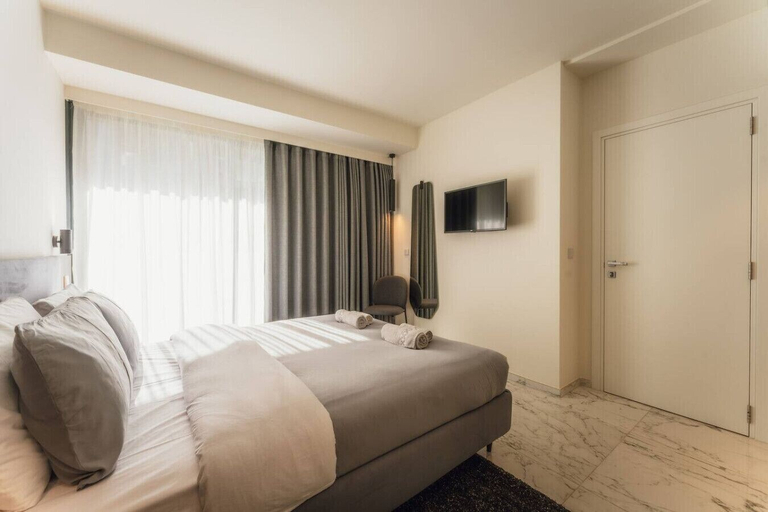 Room 3, Official Mercury Suites With Rooftop Pool Access, St Julian's