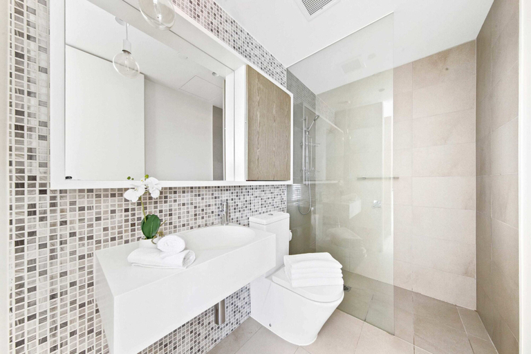 Bathroom, A Chic Apt With a Large Balcony Next to Grand Prix, Melbourne