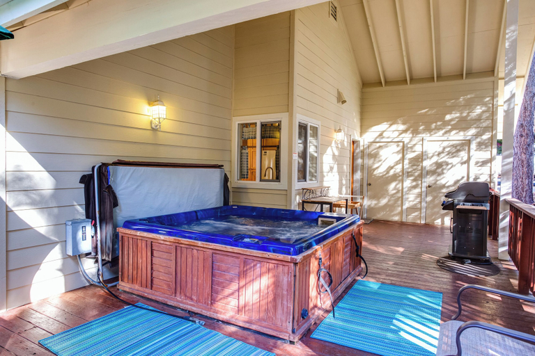 Bathroom 3, Miller's Landing, Mariposa