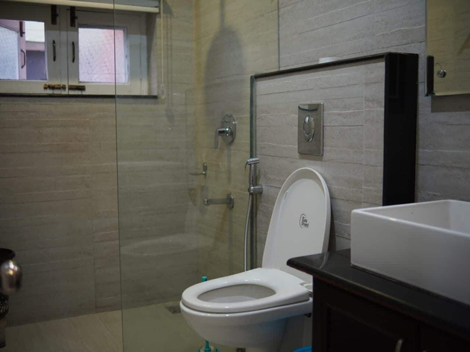 Bathroom 3, Hotel Metropolis, Srinagar