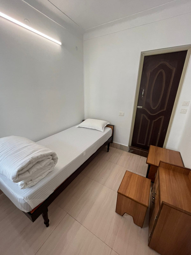 Bedroom, Hotel Continental, Puducherry