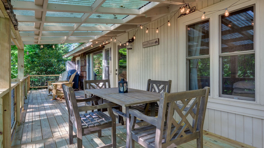 Others 4, Mountain Laurel Tree House, Macon
