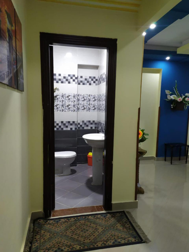 Bathroom 3, Stanley Bridge Apartment, Alexandria
