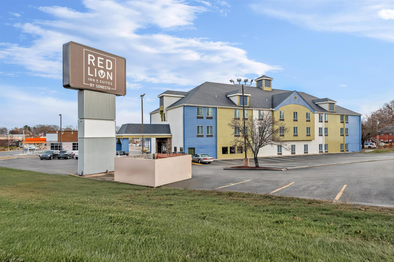 Exterior & Views 2, Red Lion Inn & Suites Blue Springs, Kansas City