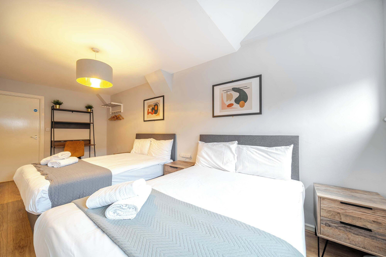 Room 2, Host Stay Apartment 9 Stanley Street, Sefton