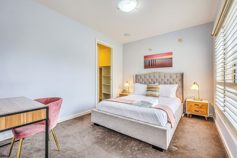 Room 2, StayAU Coastal 5BR Escape Pool Table, Greater Geelong - Pt B