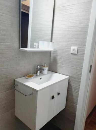 Bathroom 3, V&E's Apartments, Peloponnese