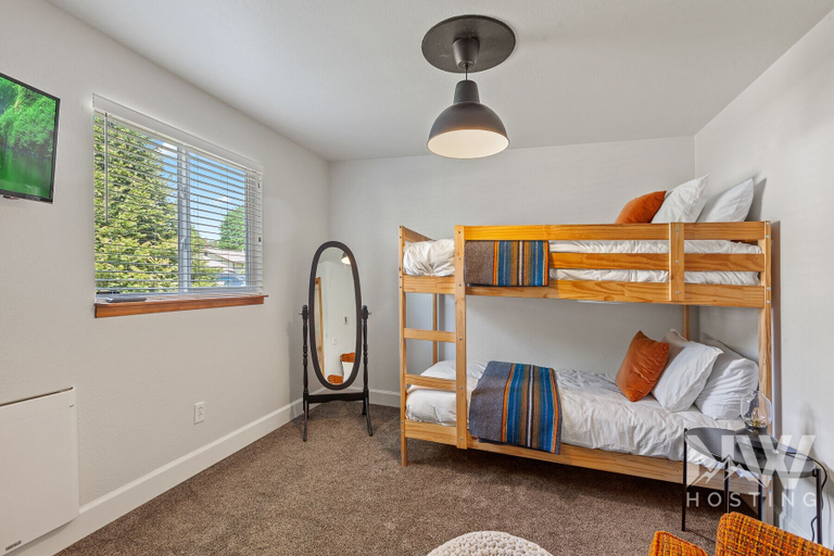 Interior 4, Dt 01906, Kootenai