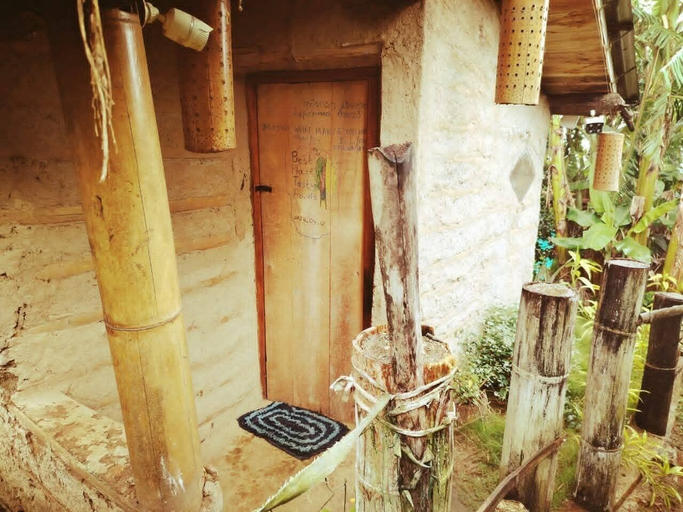 Property grounds 2, Hobbit cabana, Walapane