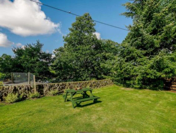 Outdoor dining 3, Nith Riverside Cottages, Dumfries and Galloway