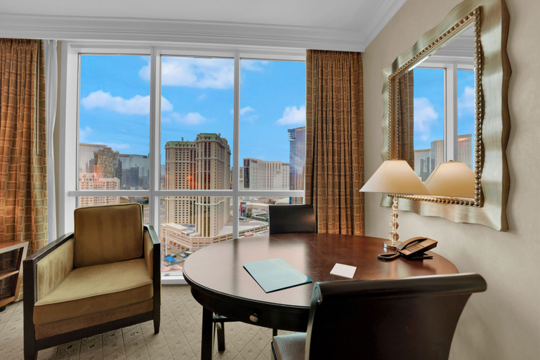 Interior 3, Mirai MGM, Clark