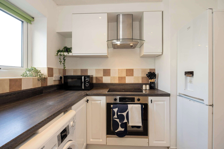 Room 2, Spacious Apartment Near MCR Airport, Manchester