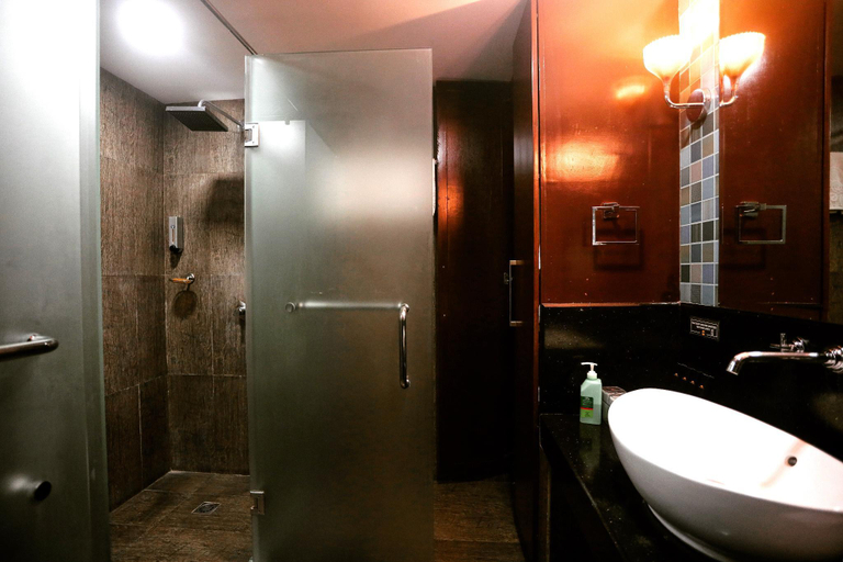 Bathroom, Amega Hotel, Tagaytay City