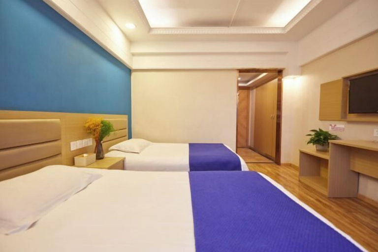 Bedroom, Forest Coast Hotel Chain (Railway Station Zhucheng Hotel), Bengbu