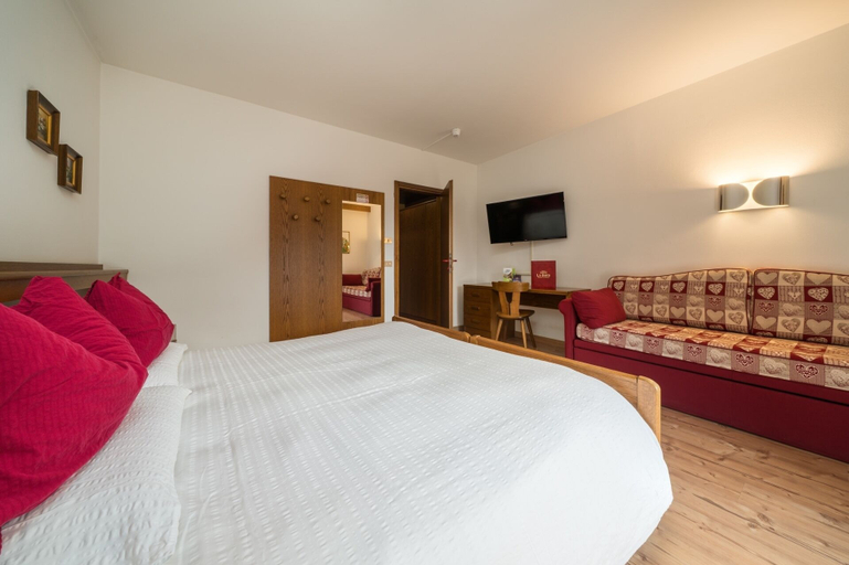 Bedroom 3, Hotel La Baita, Trento