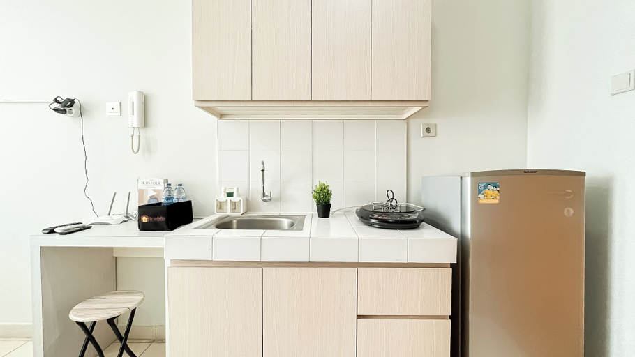 Private kitchen 4, Chic And Sleek Studio At Apartment Cinere Bellevue, Depok