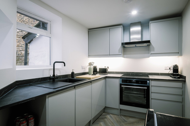 Private kitchen 3, Sun St Apartment 3, Lancashire