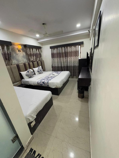 Room 2, Hotel Dream Inn, Ahmadabad