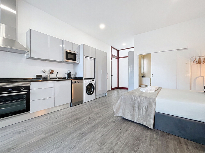 Room 5, Santa Cruz Studio 1 by Atlantic Holiday, Santa Cruz
