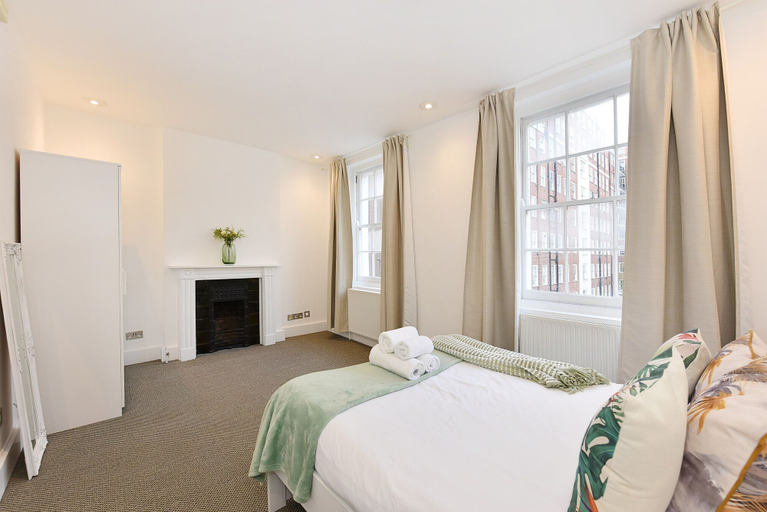 Room 4, Oxford Street Marble Arch Exclusive - 55ks, London