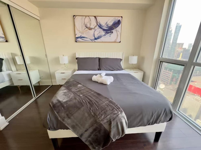 Bedroom 3, Lanterra Downtown Cn Tower, Toronto