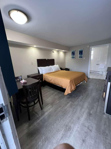 Bedroom 2, Belleville Motor Lodge, Essex