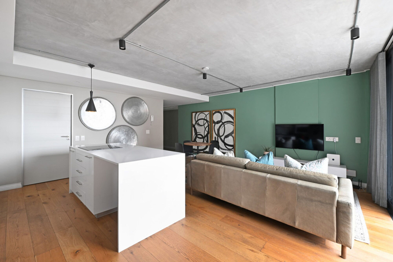Room 3, Two Bedroom Green Point Rooftop Pool BBQ, City of Cape Town