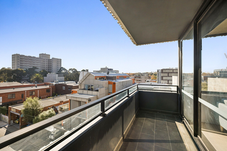 Balcony, Comfy 2-bed Balcony Unit Near Chapel St, Melbourne