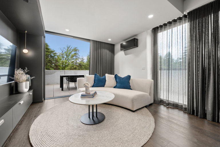 Living area 2, Braddon Studio With Communal BBQ, Canberra