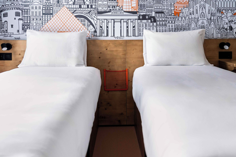 Bedroom 5, easyHotel Madrid Alcala, Madrid