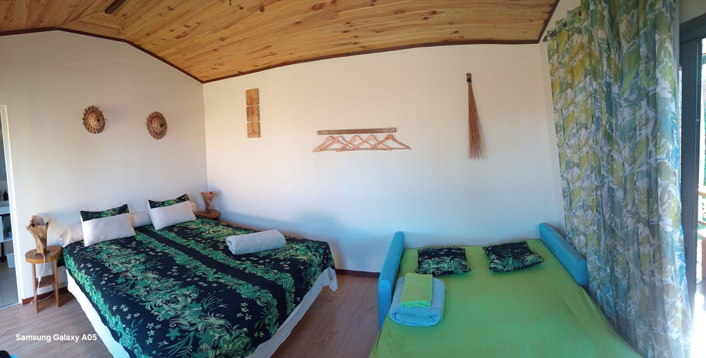 Bedroom 4, Fare atihau vairao