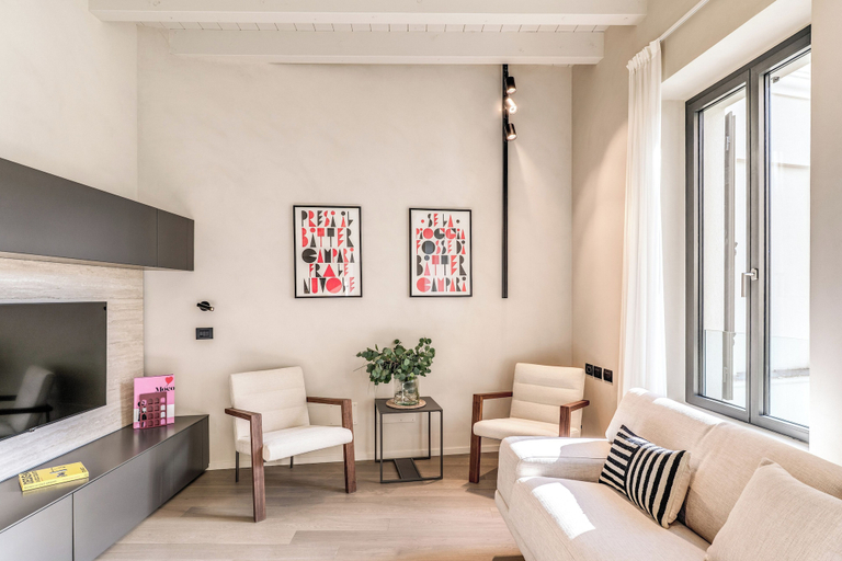Living area 3, Seety Porta Romana Statue, Milano