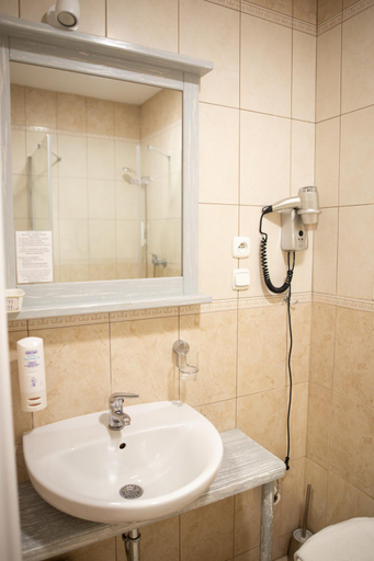 Bathroom 2, W Krainie Alicji Naleczow - miejsce dla Doroslych, Puławy