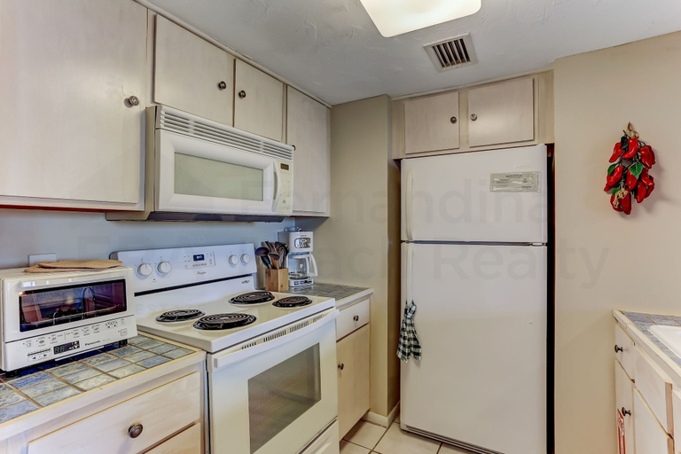 Interior 3, 208 Sand Dollar, Nassau