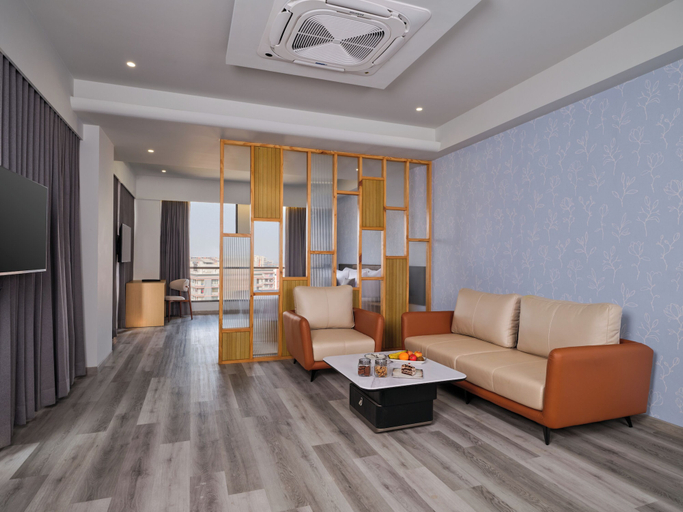 Room 5, Pride Elite Gandhinagar, Gandhinagar