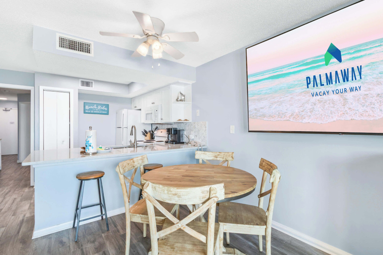 Room 2, NEW Gulf Front - Beaches Pool Dining and Fun, Baldwin